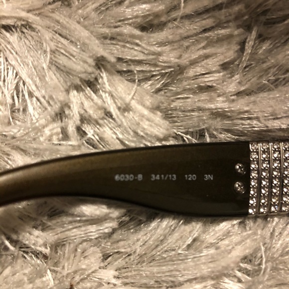 Sunglasses - Picture 2 of 4